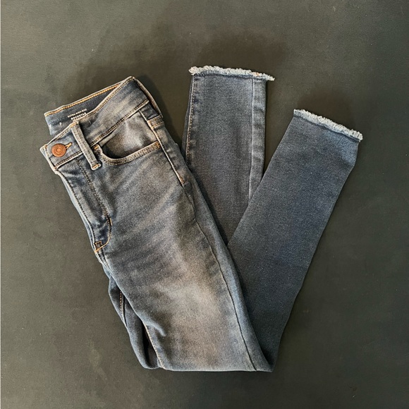 Old Navy Girls’ Extra High Rise Rockstar Jeggings Size 7 - Picture 2 of 6